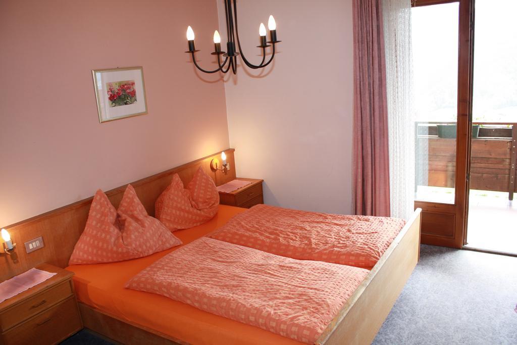 Gasthof Hotel Woehrmaurer Велтурно Стая снимка