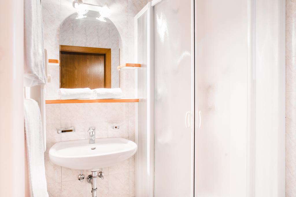 Gasthof Hotel Woehrmaurer Велтурно Екстериор снимка